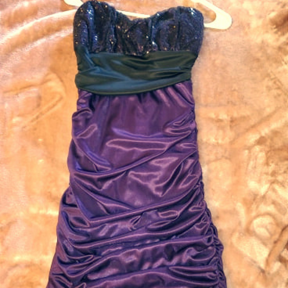 SPEECKLESS DRESS VINTAGE PROM DRESS SIZE JUNIORS M